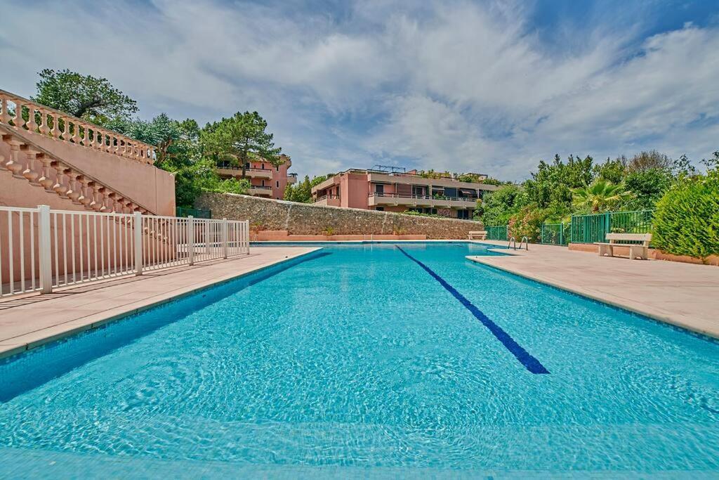 Sunrise -Swimming-Pool-Saint-Tropez Center-Parking Apartment Luaran gambar